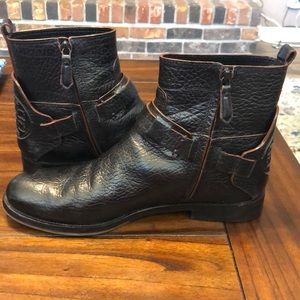 Tory Burch Blk Short Boots Brown Trim